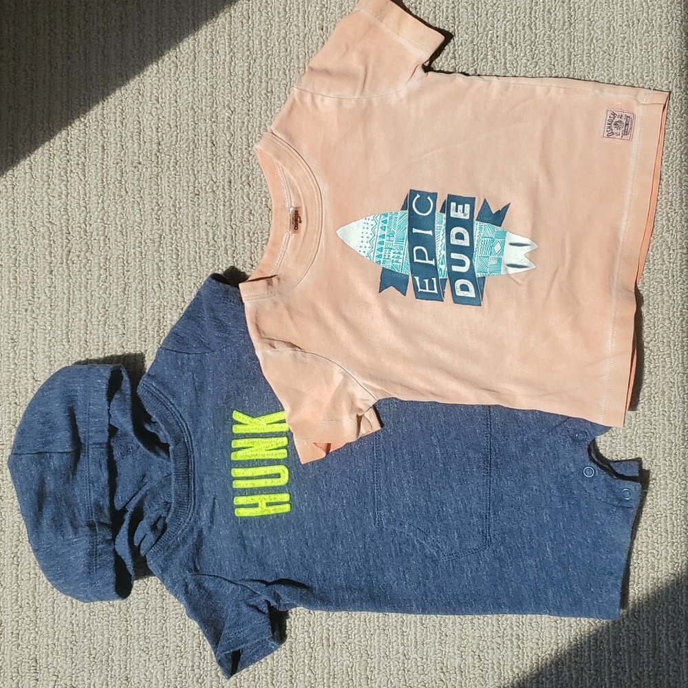 Set of 2 Oshkosh pieces, romper and t-shirt